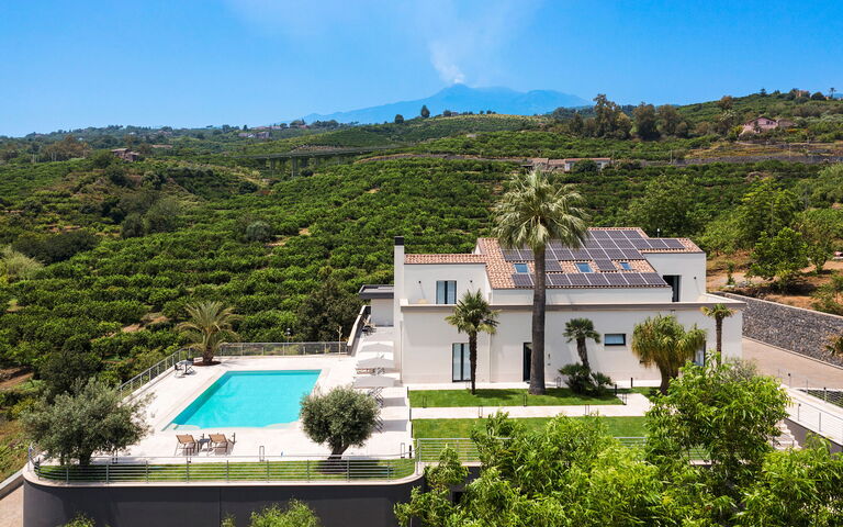 Villa Gianos: Buitenkanten, Buitenshuis, Tuin, zwembad