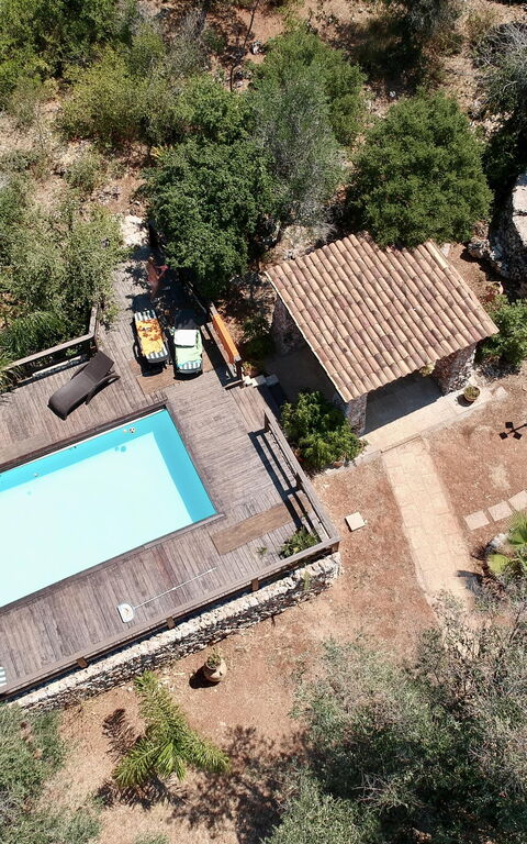 Villa Astrea: Buitenkanten, Buitenshuis