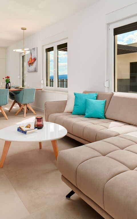 Villa Stella: Keuken, Lunchroom, Woonkamer