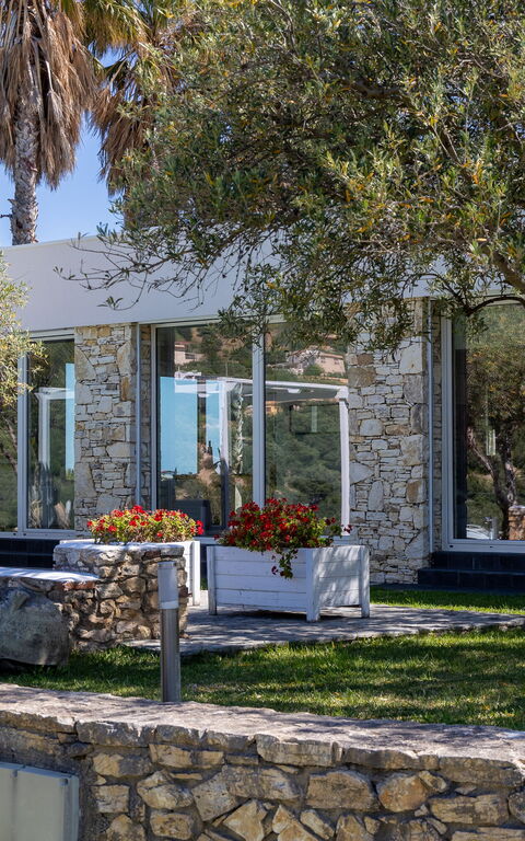 Villa Demetra: Buitenkanten, Buitenshuis, Tuin