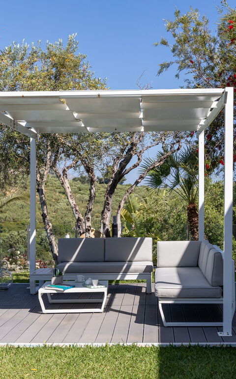 Villa Demetra: Balkon / terras / patio, Buitenkanten, Buitenshuis, Tuin