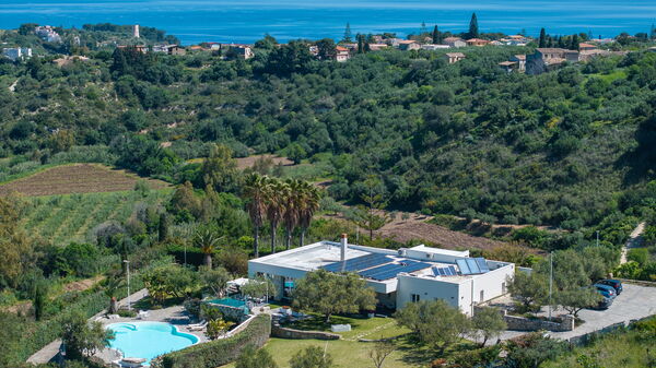 Villa Demetra: Keer bekeken, Tuin, zwembad