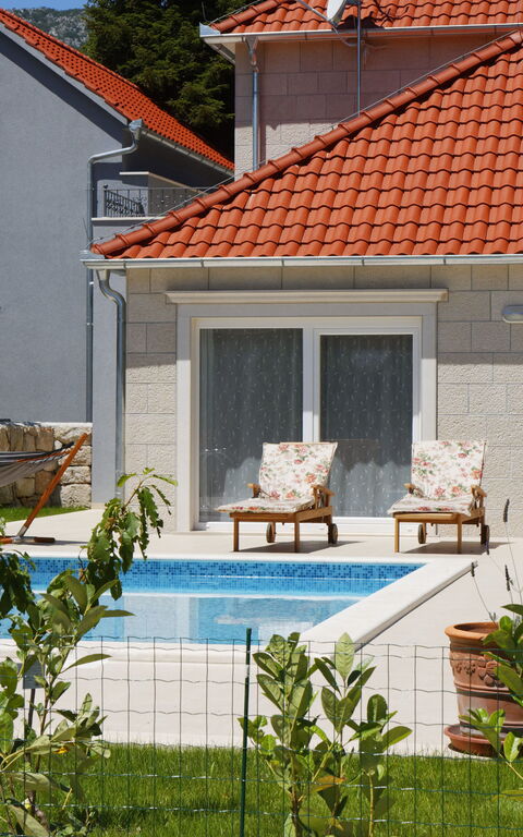 Villa Zupa: Buitenkanten, Tuin, zwembad