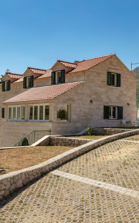 Villa Roglic: Buitenkanten, Tuin