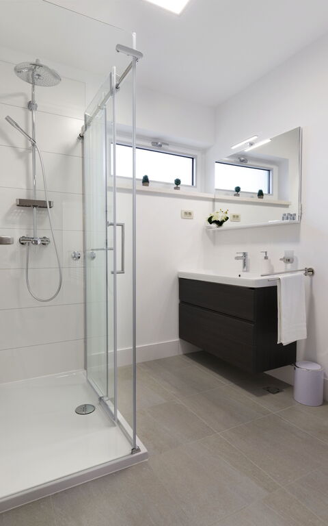 Villa Jure: Badkamer