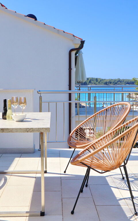 Villa Emerald: Balkon / terras / patio, Buitenkanten, Buitenshuis, Keer bekeken