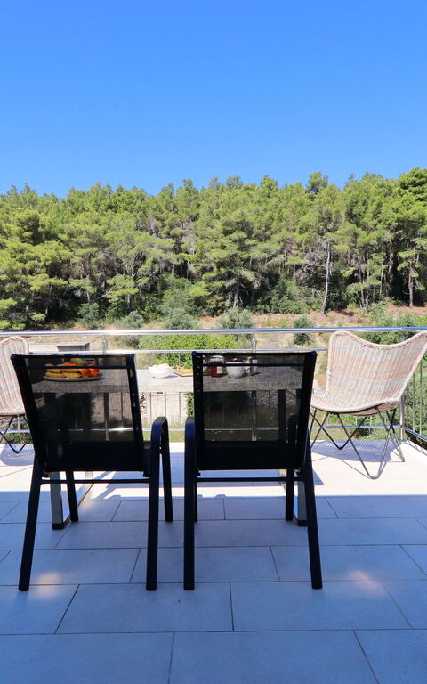 Villa Emerald: Balkon / terras / patio, Buitenshuis, Keer bekeken