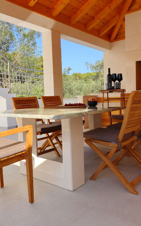 Villa Emerald: Balkon / terras / patio, Buitenshuis, Keuken