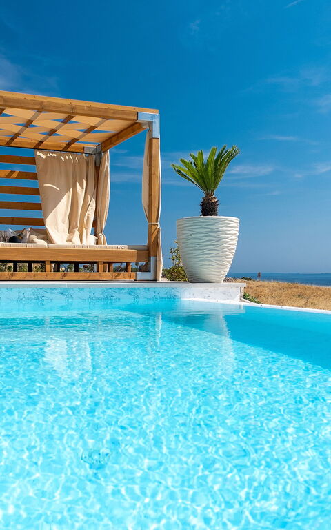 Villa Steropa: Balkon / terras / patio, Buitenshuis, zwembad