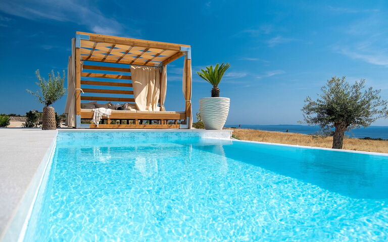 Villa Kelena: Buitenshuis, Keer bekeken, zwembad