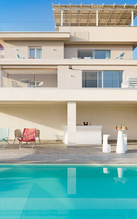 Grand Tour Villa: Buitenkanten, Buitenshuis, zwembad