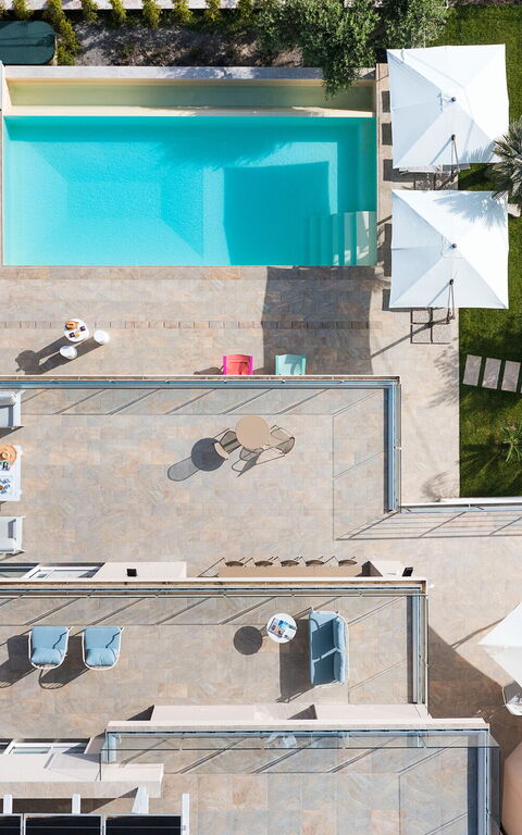 Grand Tour Villa: Buitenkanten, Buitenshuis, zwembad