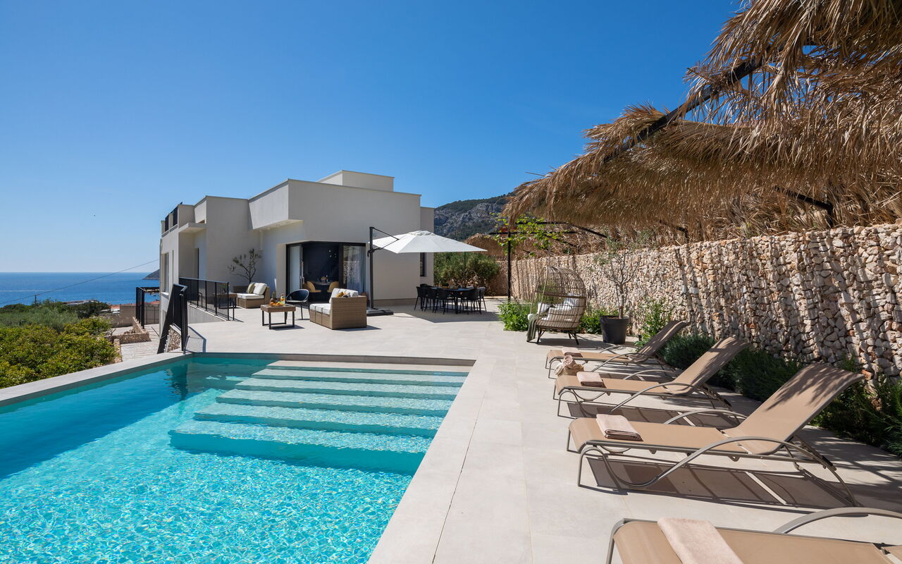 Villa Vivere: Balkon / terras / patio, Buitenkanten, Buitenshuis, Keer bekeken, zwembad