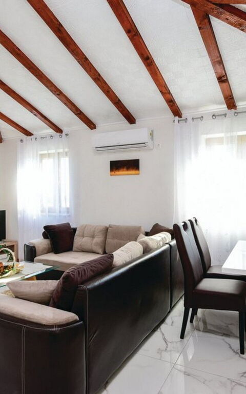 Villa Azurit: Lunchroom, Woonkamer