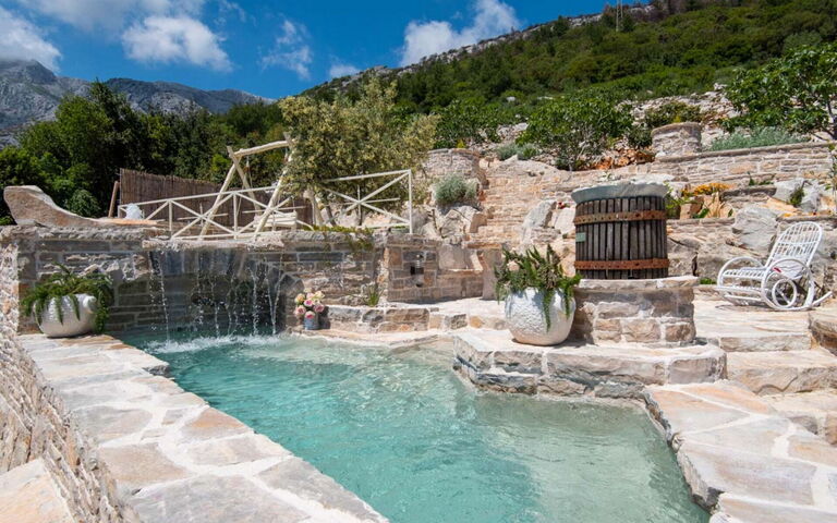 Villa Azurit: Balkon / terras / patio, bubbelbad