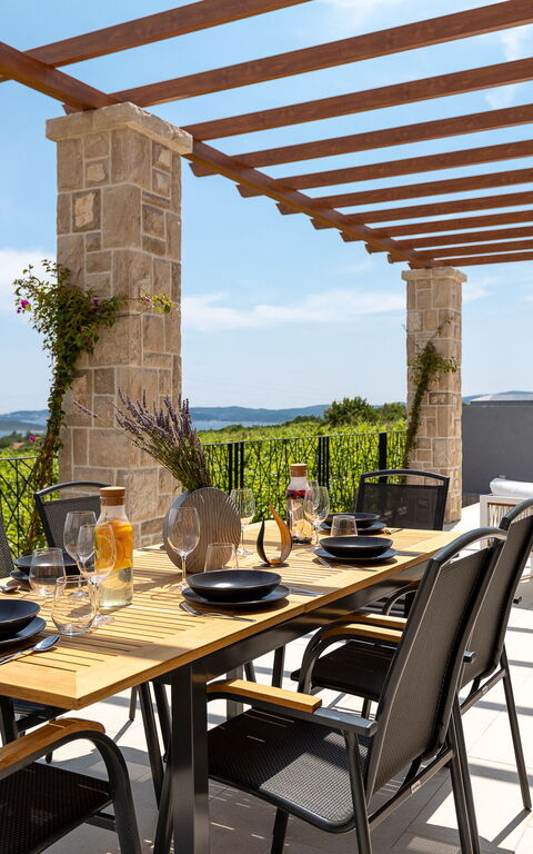 Villa Spectrum: Balkon / terras / patio, Buitenshuis, Keer bekeken