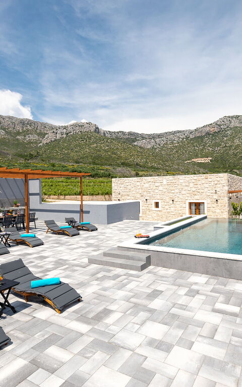 Villa Spectrum: Balkon / terras / patio, Buitenkanten, Buitenshuis, zwembad