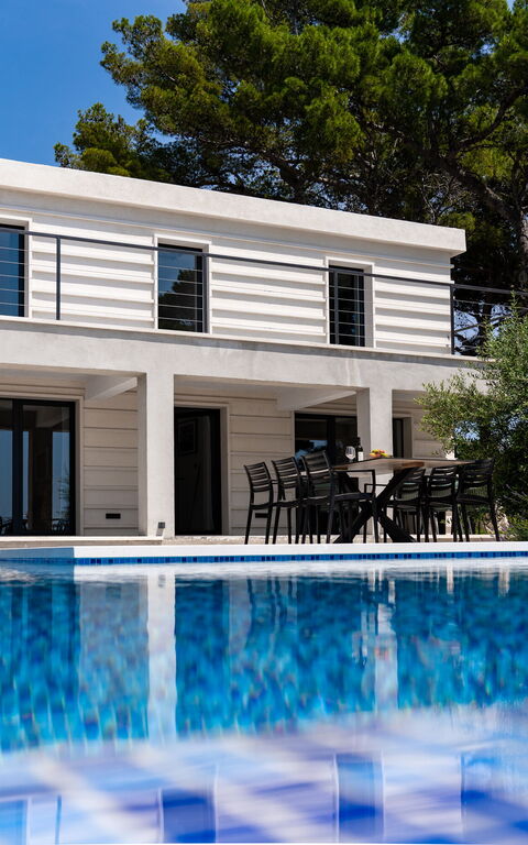 Villa Cosmic: Balkon / terras / patio, Buitenkanten, zwembad