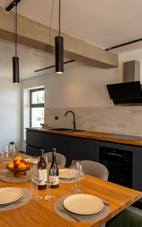 Villa Cosmic: Keuken, Lunchroom