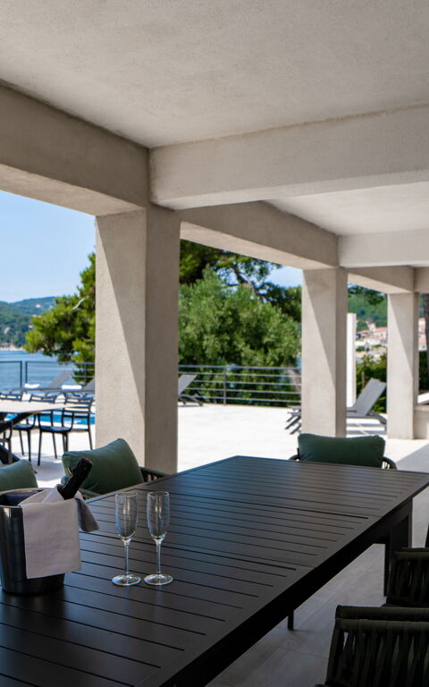 Villa Cosmic: Balkon / terras / patio, Buitenkanten, Buitenshuis