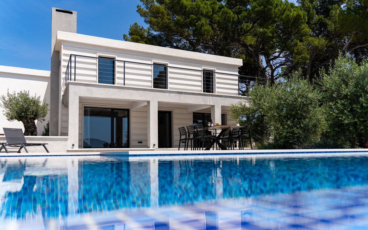 Villa Cosmic: Balkon / terras / patio, Buitenkanten, zwembad