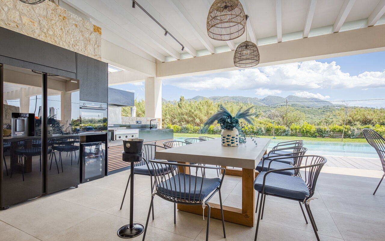 Villa Serenissima: Balkon / terras / patio, Buitenkanten, Buitenshuis, zwembad