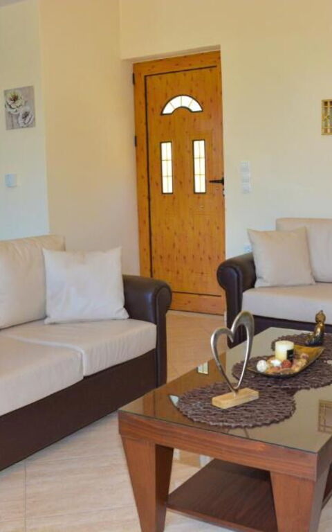 Villa Giorgos: Woonkamer