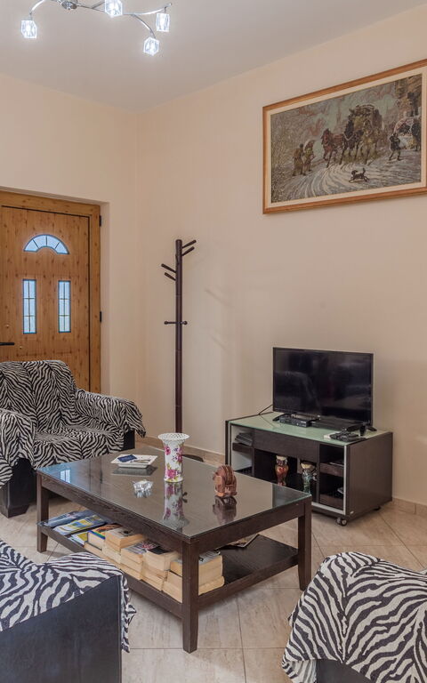 Villa Giorgos: Woonkamer