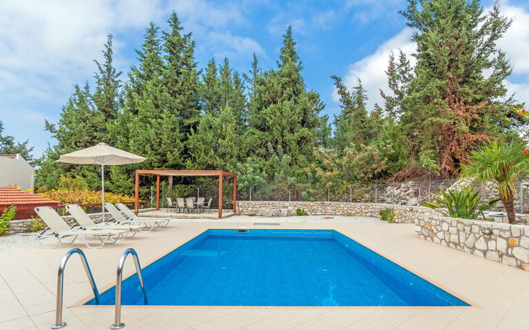 Villa Giorgos: Buitenkanten, Buitenshuis, zwembad