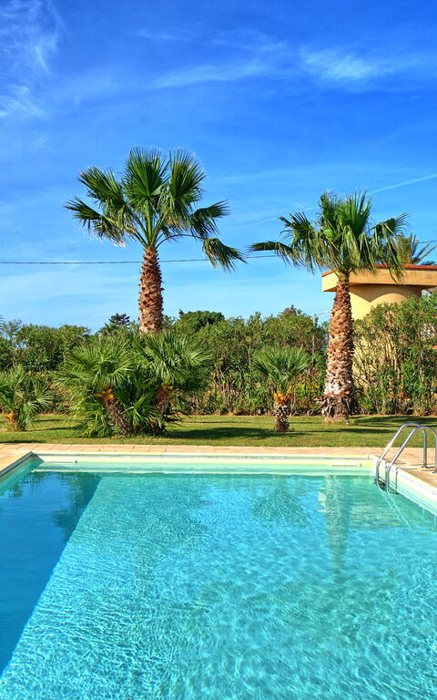 Villa Casale: Buitenkanten, Buitenshuis, Tuin, zwembad