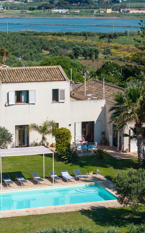 Villa Casale: Keer bekeken, Tuin, zwembad