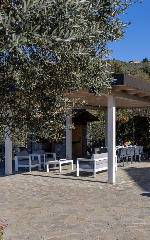 Villa Acquaviva: Balkon / terras / patio, Tuin