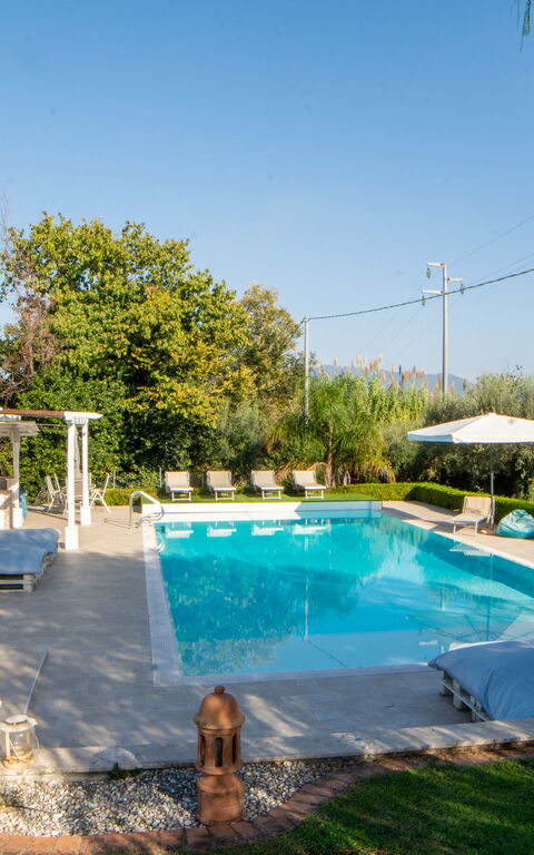 Villa Antici: Buitenkanten, Buitenshuis, zwembad