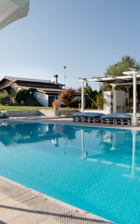 Villa Antici: Buitenkanten, Buitenshuis, zwembad