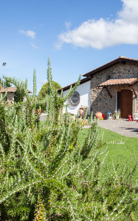 Villa Antici: Buitenkanten, Buitenshuis, Hoofdingang