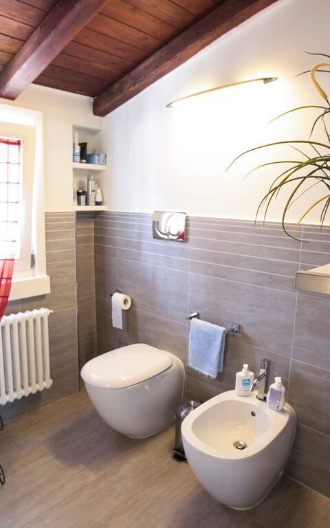 Villa Antici: Badkamer