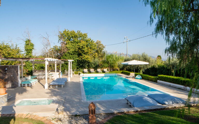 Villa Antici: Buitenkanten, Buitenshuis, zwembad