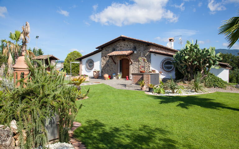 Villa Antici: Buitenkanten, Buitenshuis, Hoofdingang, Tuin