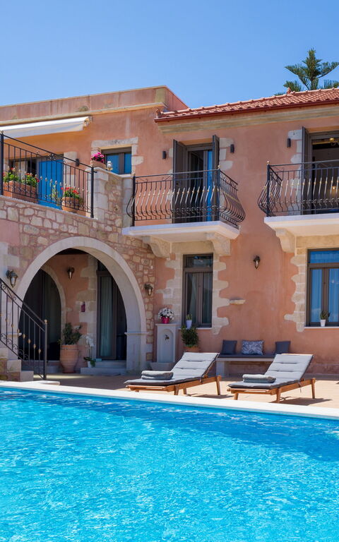 Villa Kois: Buitenkanten, Buitenshuis, zwembad