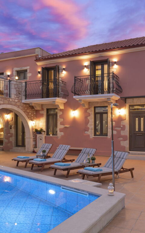 Villa Kois: Buitenkanten, Buitenshuis, zwembad