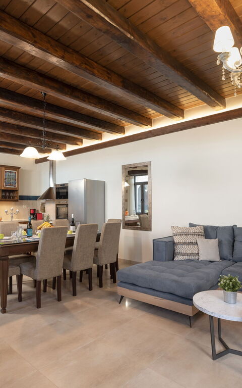 Villa Kois: Lunchroom, Woonkamer