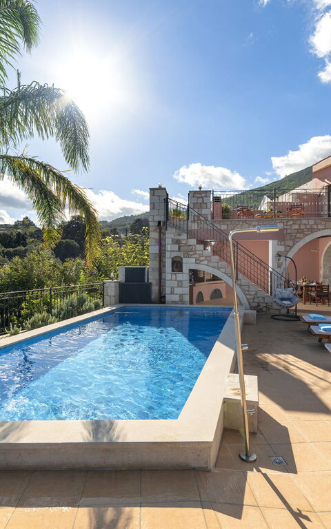 Villa Kois: Buitenkanten, Buitenshuis, Keer bekeken, zwembad