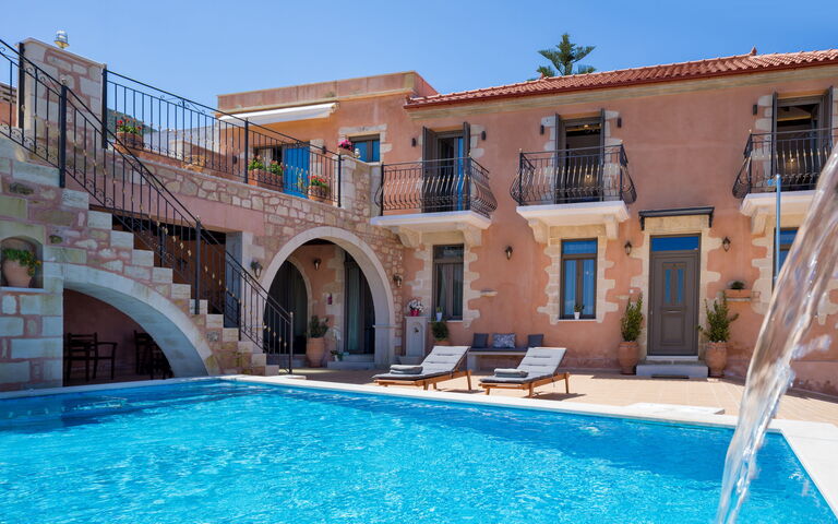 Villa Kois: Buitenkanten, Buitenshuis, zwembad