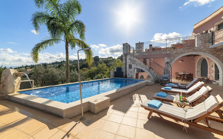 Villa Kois: Buitenkanten, Buitenshuis, zwembad