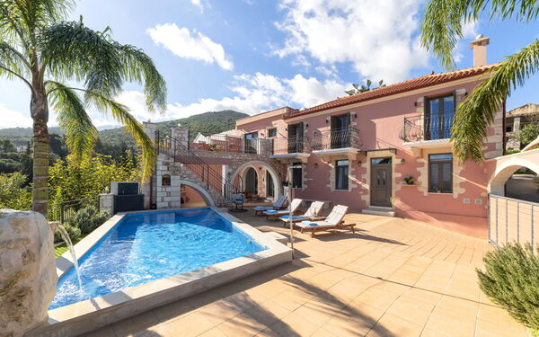 Villa Kois: Buitenkanten, Buitenshuis, zwembad