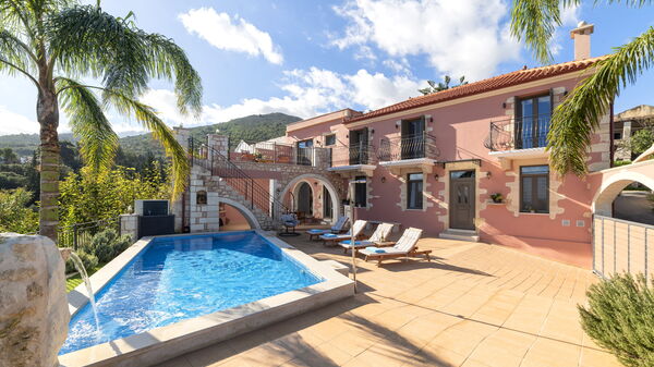 Villa Kois: Buitenkanten, Buitenshuis, zwembad