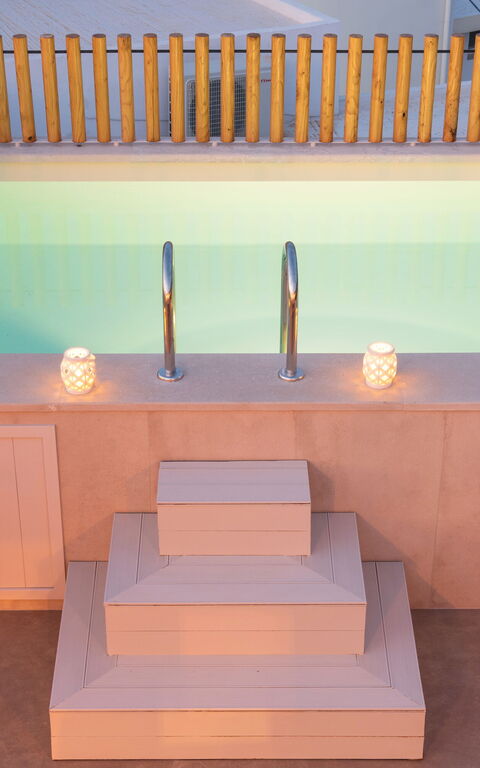 Villa Mirage: Buitenkanten, Buitenshuis, zwembad