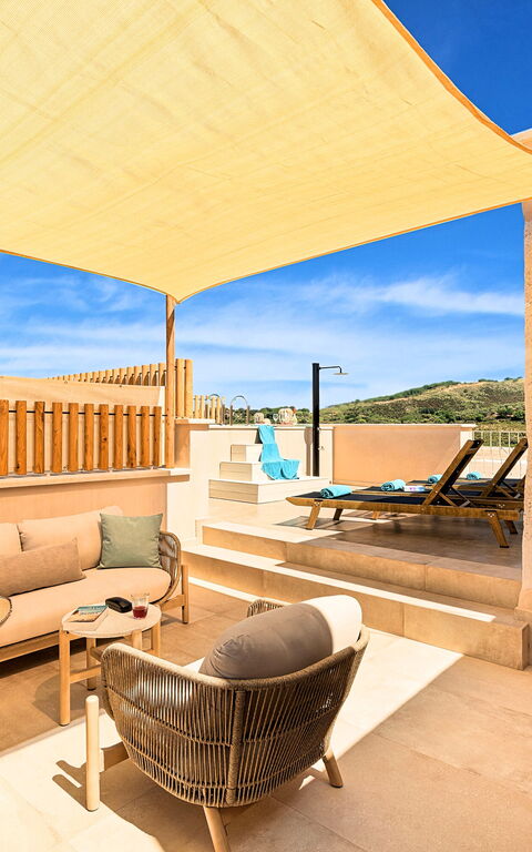 Villa Mirage: Buitenkanten, Buitenshuis