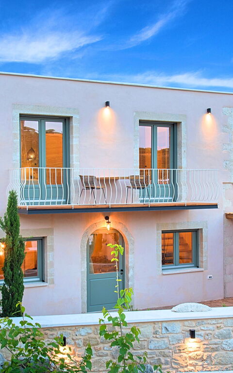 Villa Mirage: Buitenkanten, Buitenshuis, Hoofdingang