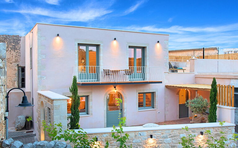 Villa Mirage: Buitenkanten, Buitenshuis, Hoofdingang